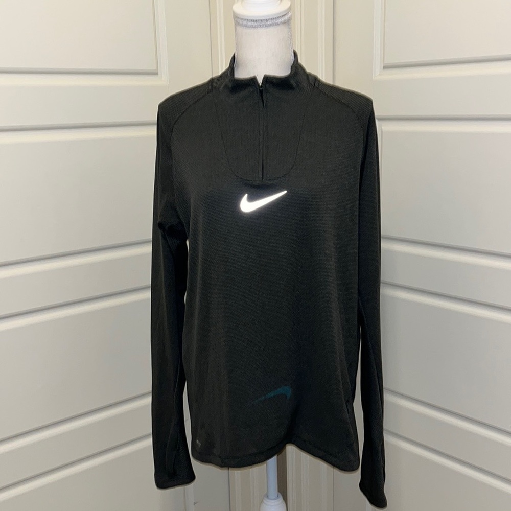 Nike Men’s quarter sleeve running shirt